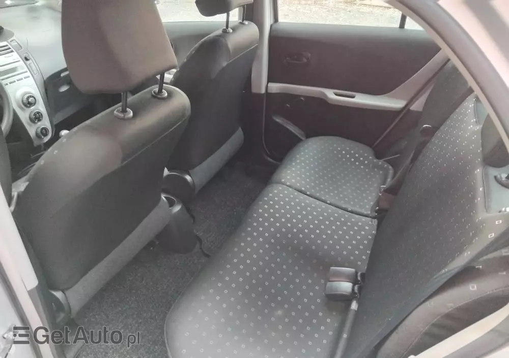 TOYOTA Yaris 1.3 VVT-i Cool