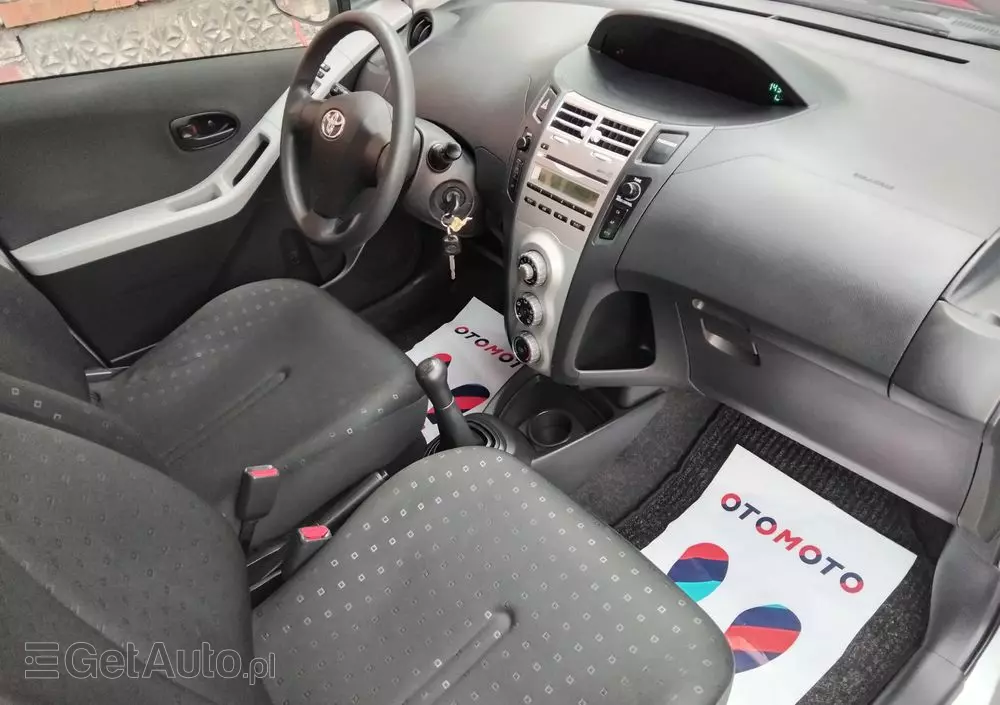 TOYOTA Yaris 1.3 VVT-i Cool