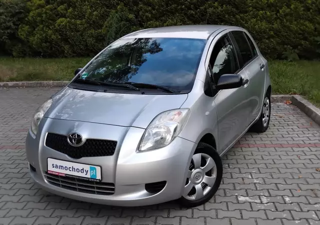 TOYOTA Yaris 1.3 VVT-i Cool
