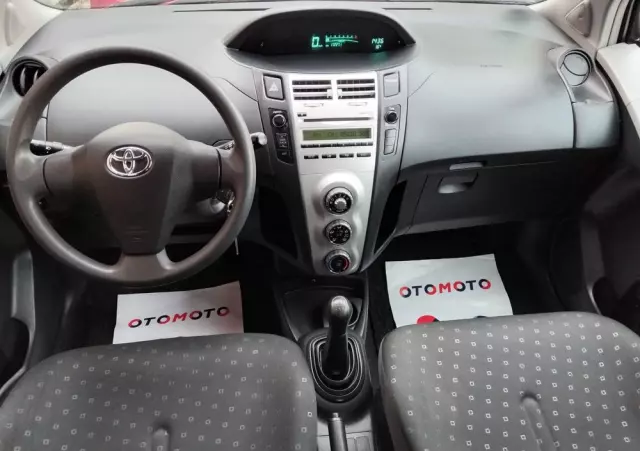 TOYOTA Yaris 1.3 VVT-i Cool