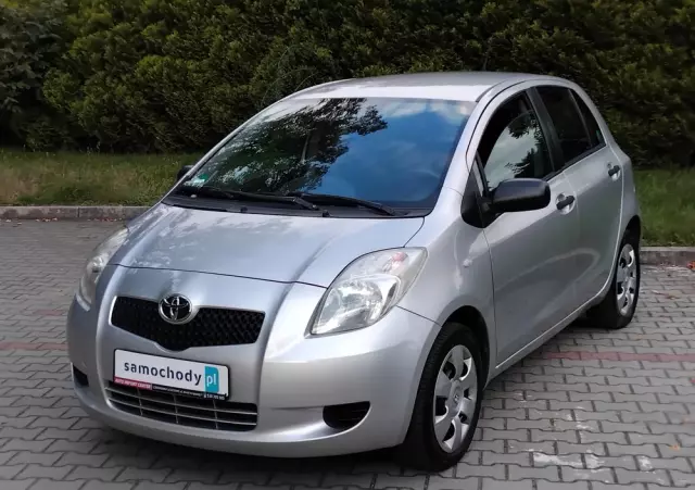 TOYOTA Yaris 1.3 VVT-i Cool