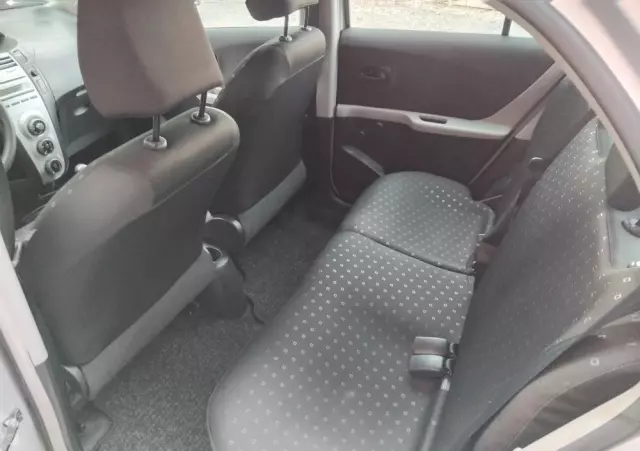 TOYOTA Yaris 1.3 VVT-i Cool