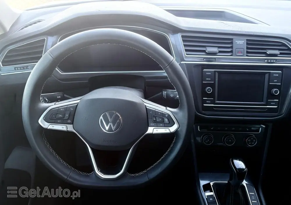 VOLKSWAGEN Tiguan 