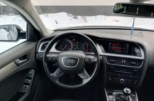 AUDI A4 