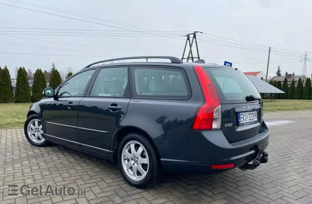 VOLVO V50 