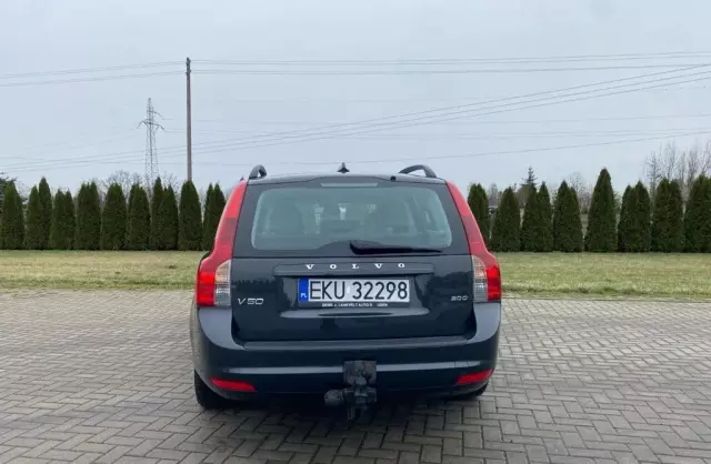 VOLVO V50 