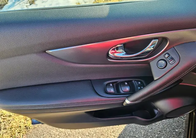 NISSAN Qashqai 1.6 DIG-T Tekna