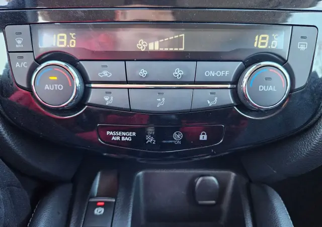 NISSAN Qashqai 1.6 DIG-T Tekna