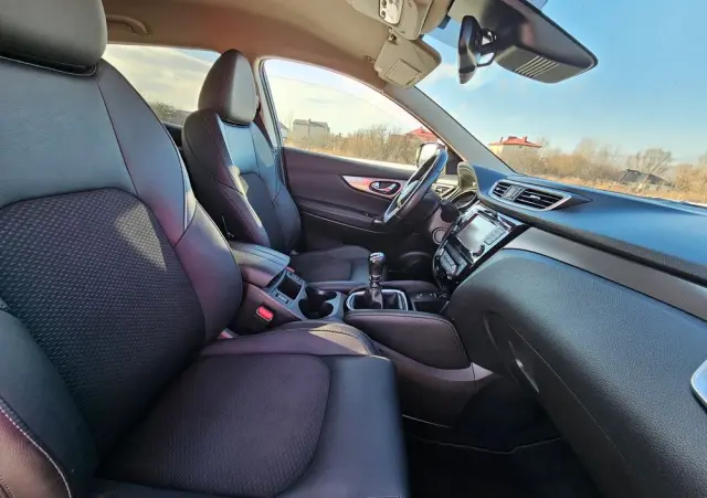 NISSAN Qashqai 1.6 DIG-T Tekna