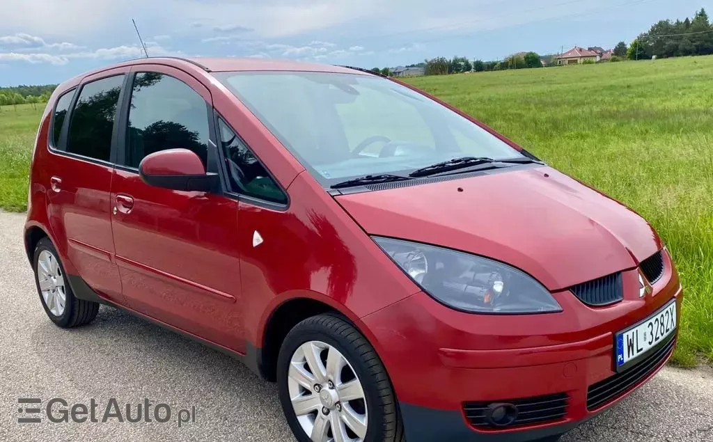 MITSUBISHI Colt 