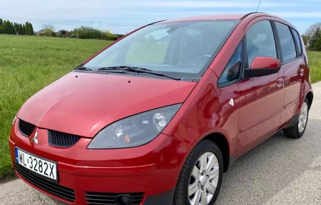 MITSUBISHI Colt 