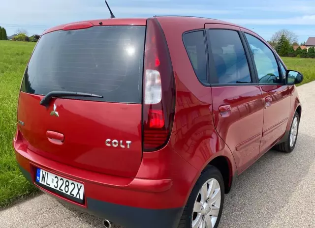 MITSUBISHI Colt 