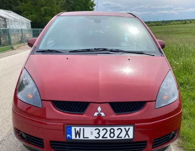 MITSUBISHI Colt 