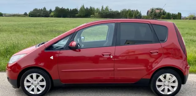 MITSUBISHI Colt 