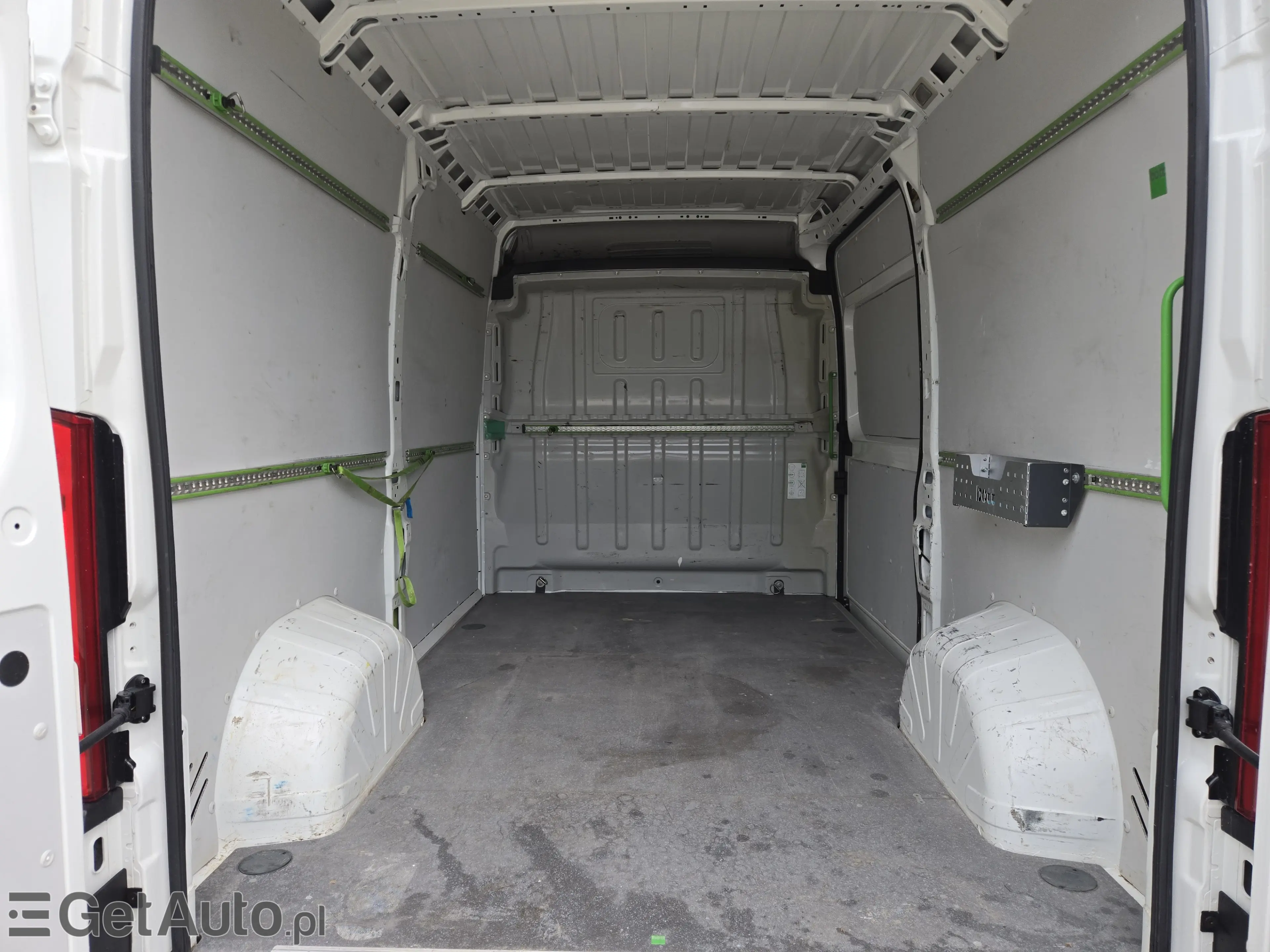 PEUGEOT Boxer 330 L2H2