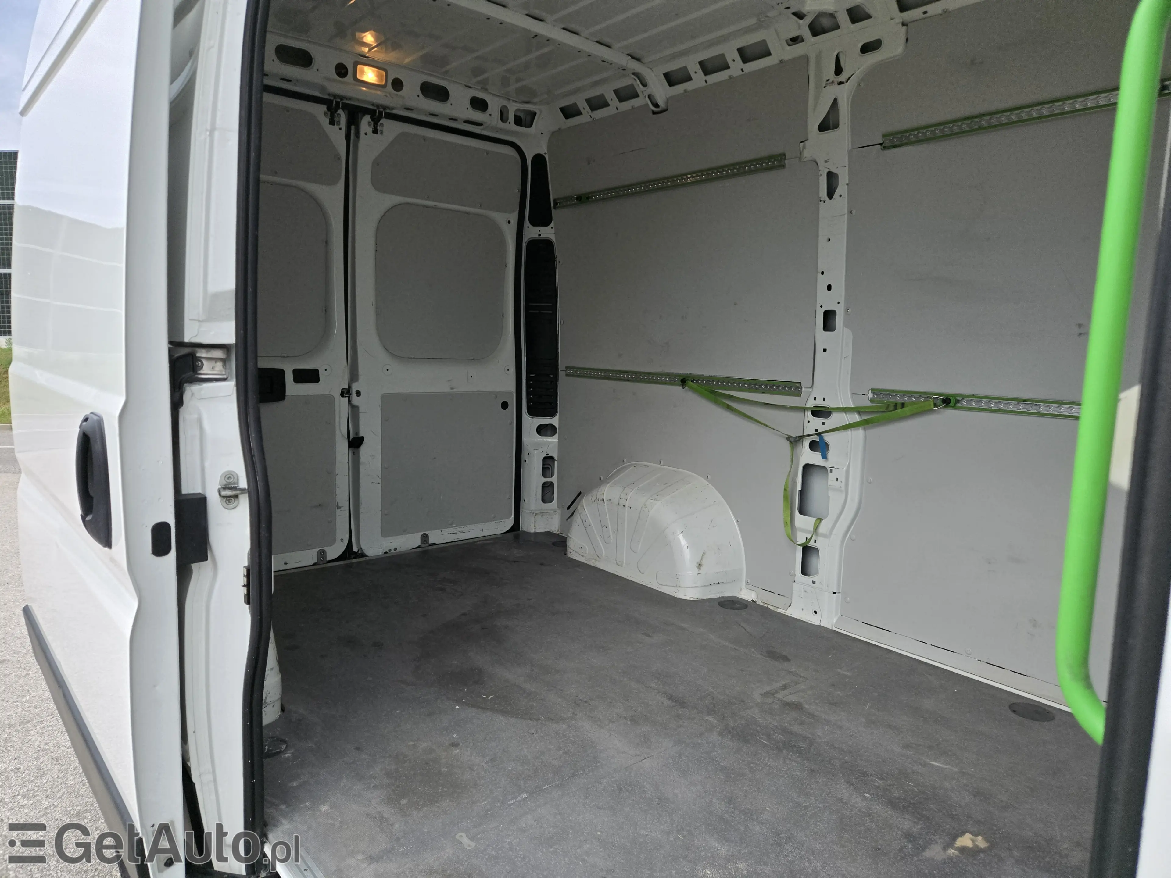 PEUGEOT Boxer 330 L2H2