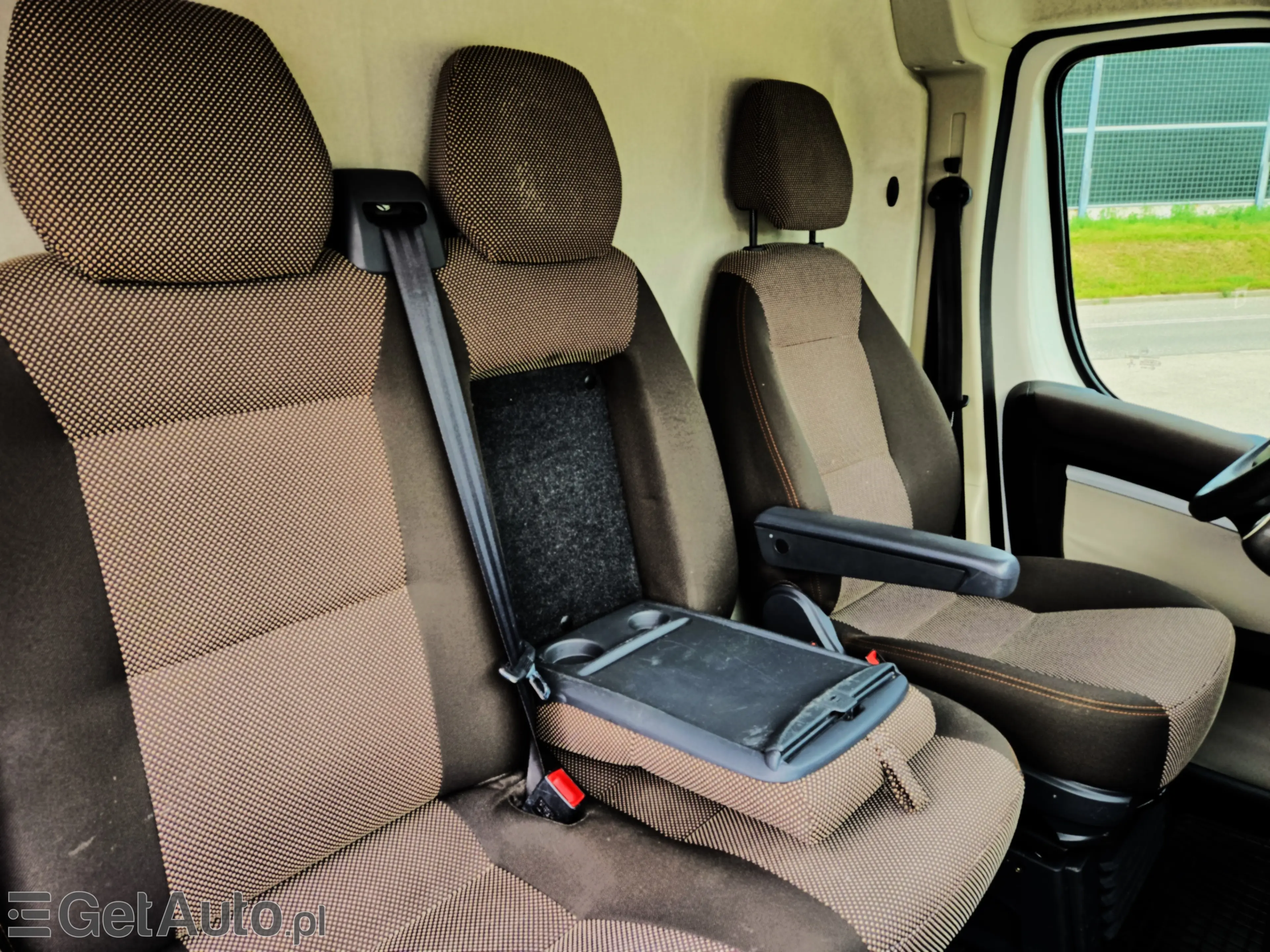 PEUGEOT Boxer 330 L2H2