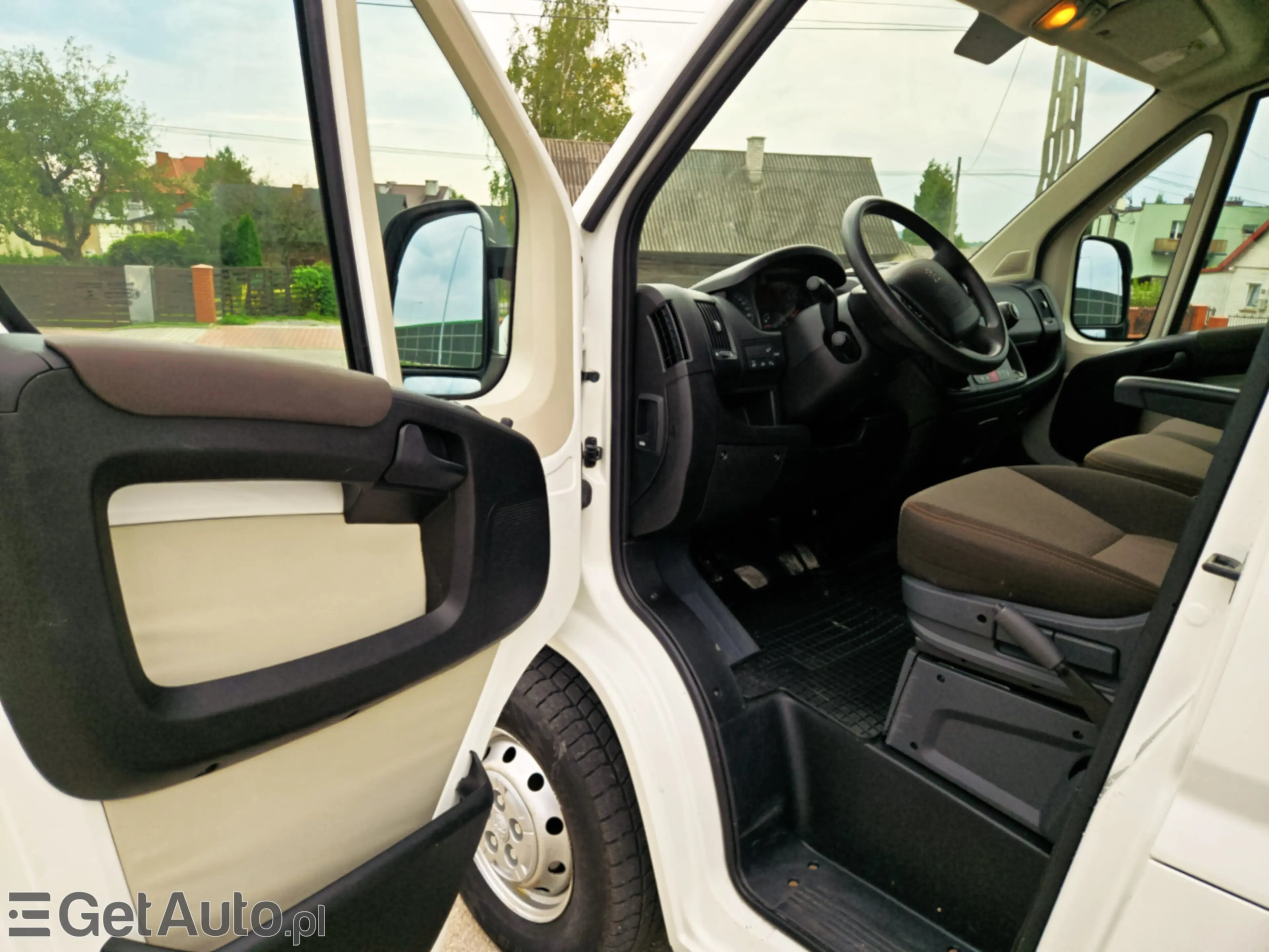 PEUGEOT Boxer 330 L2H2