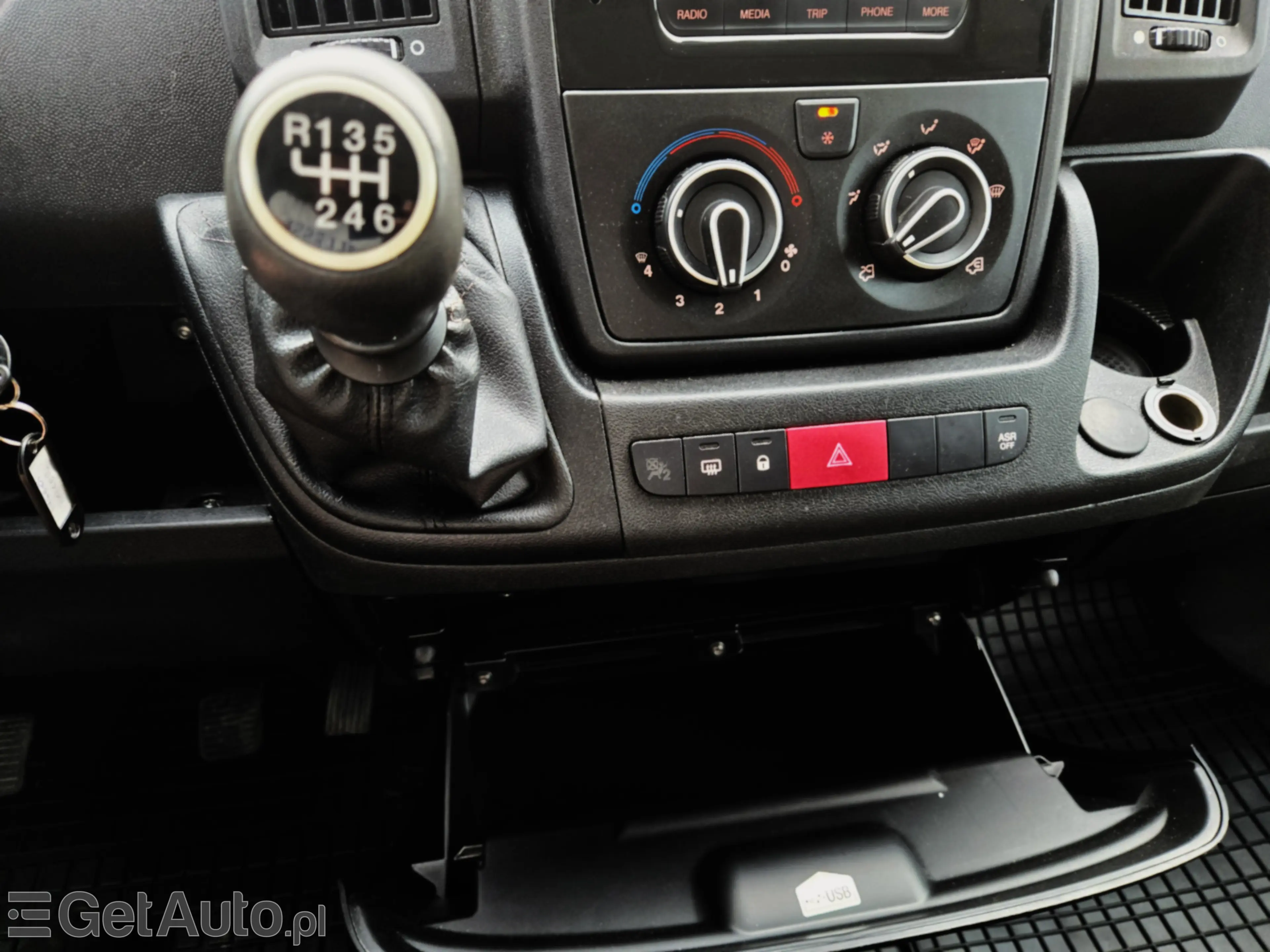 PEUGEOT Boxer 330 L2H2