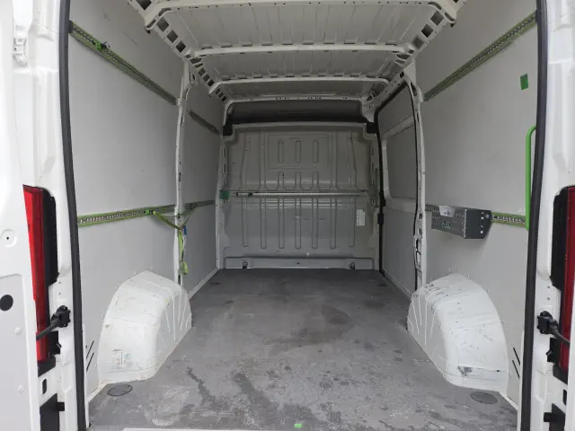 PEUGEOT Boxer 330 L2H2