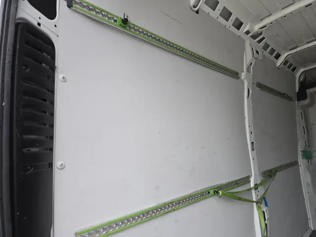 PEUGEOT Boxer 330 L2H2