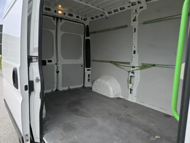 PEUGEOT Boxer 330 L2H2