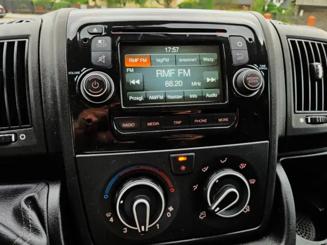 PEUGEOT Boxer 330 L2H2