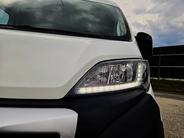 PEUGEOT Boxer 330 L2H2