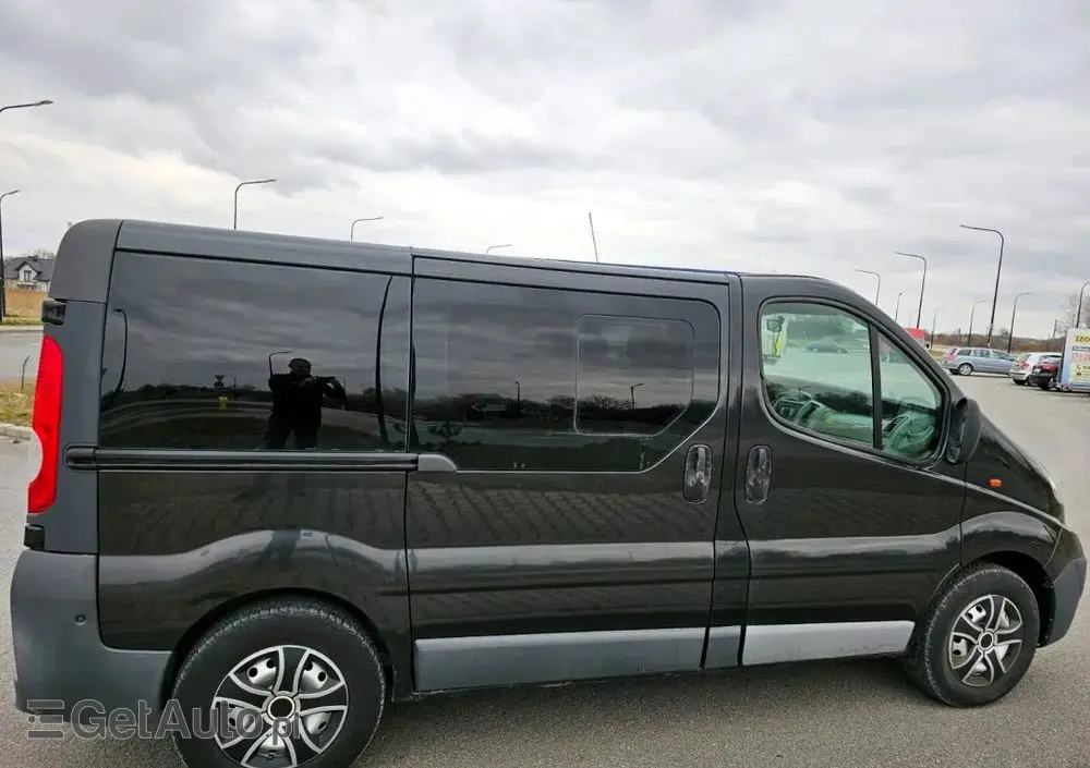 OPEL Vivaro 