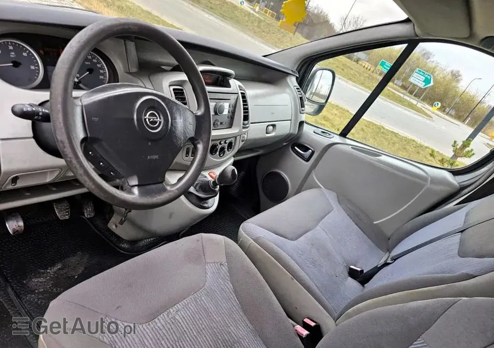 OPEL Vivaro 
