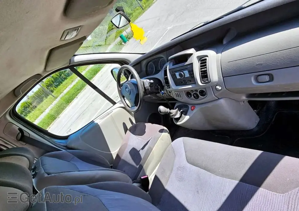OPEL Vivaro 