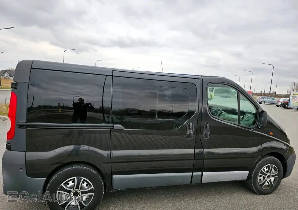 OPEL Vivaro 