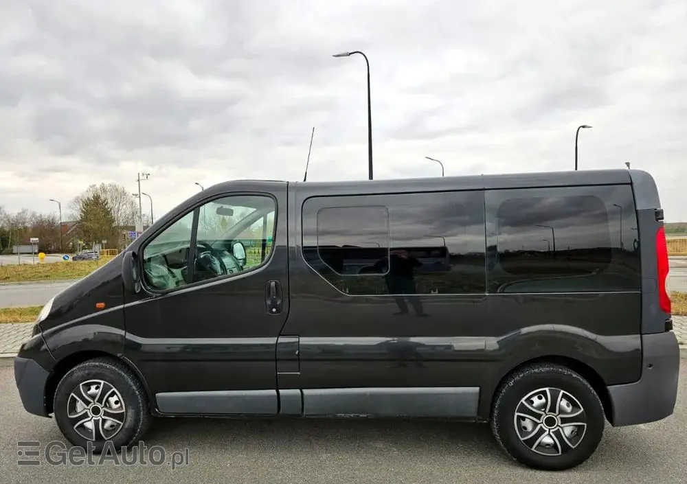 OPEL Vivaro 
