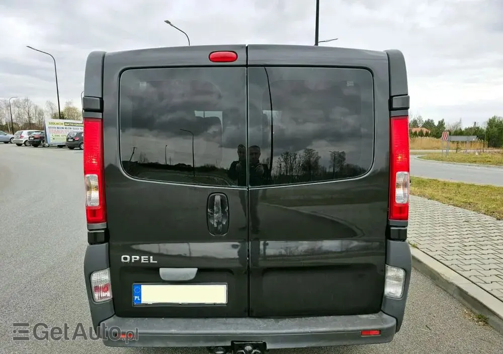 OPEL Vivaro 