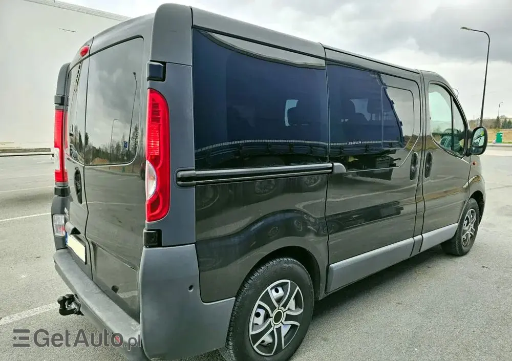 OPEL Vivaro 