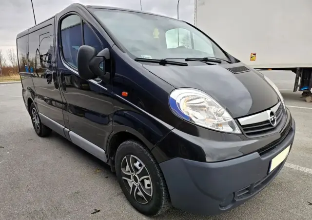 OPEL Vivaro 