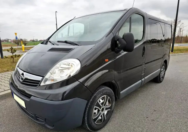OPEL Vivaro 