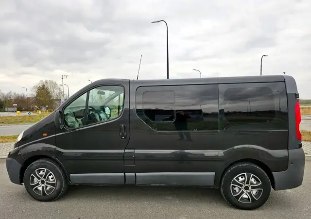 OPEL Vivaro 