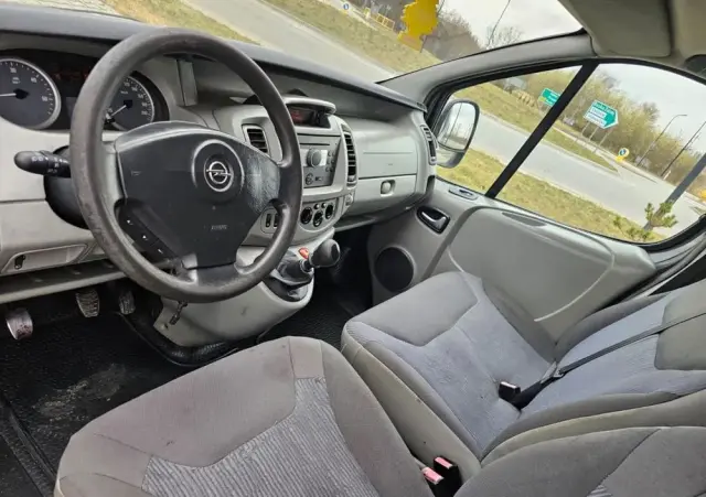 OPEL Vivaro 