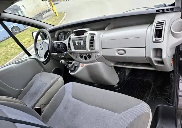 OPEL Vivaro 