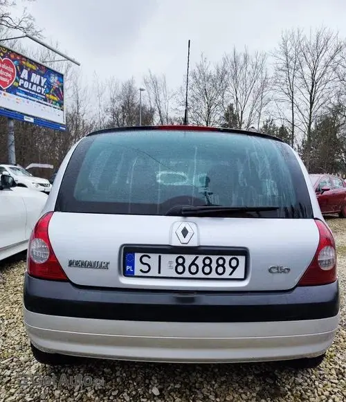 RENAULT Clio 
