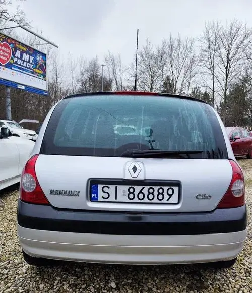RENAULT Clio 
