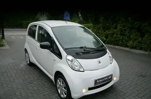 PEUGEOT IOn 