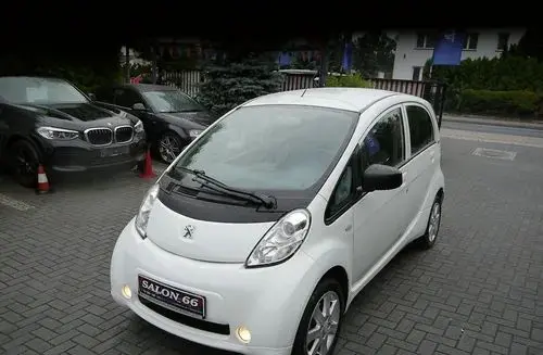 PEUGEOT IOn 