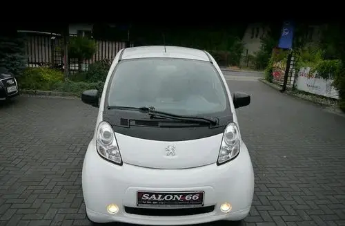 PEUGEOT IOn 