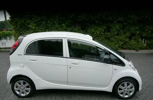 PEUGEOT IOn 