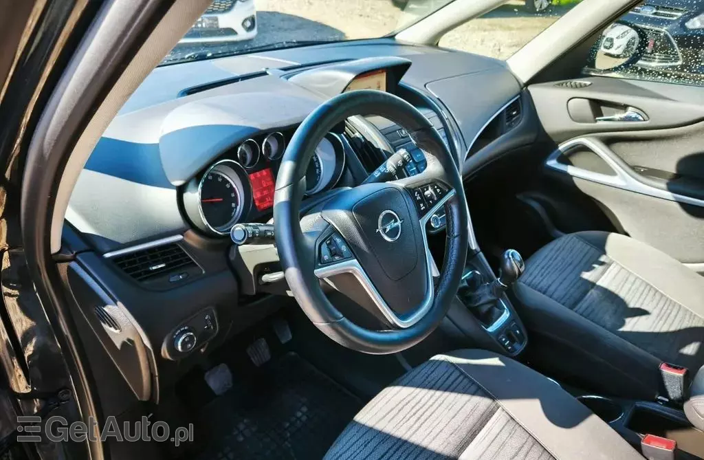 OPEL Zafira 
