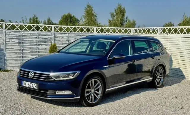 VOLKSWAGEN Passat 