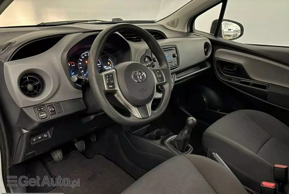 TOYOTA Yaris 1.0 Active
