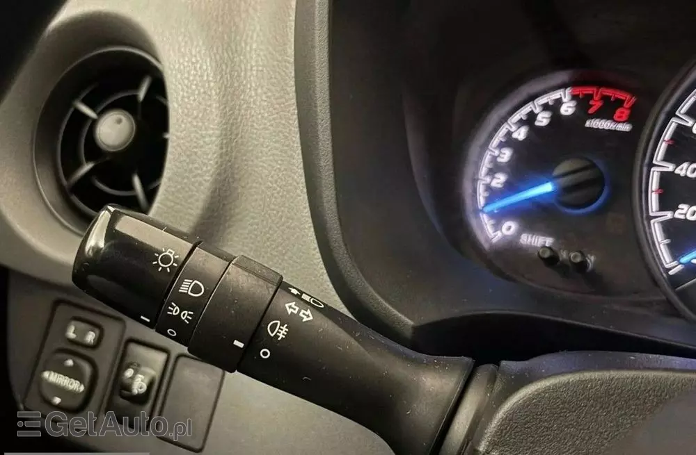 TOYOTA Yaris 1.0 Active